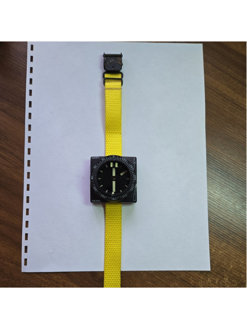 Vintage Suunto SK-4 Scuba Diving Wrist Compass Operational Rare Yellow Strap